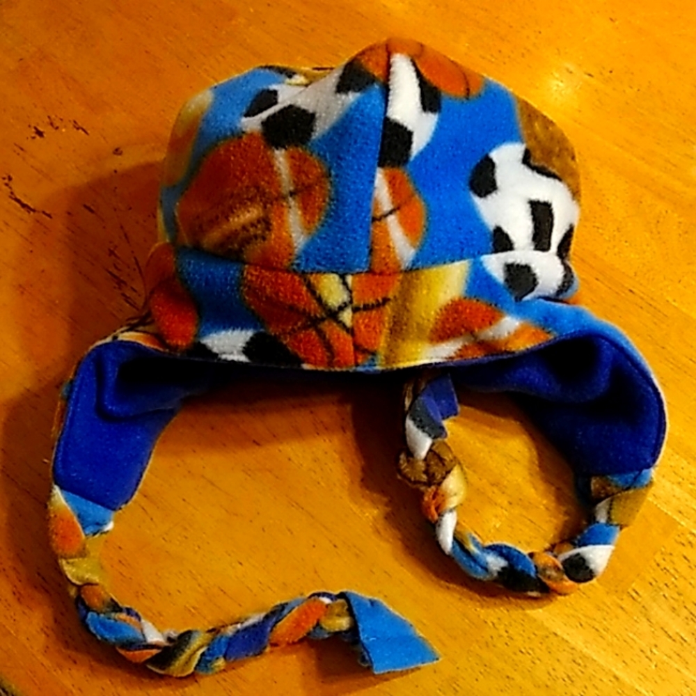 Reversible fleece hat